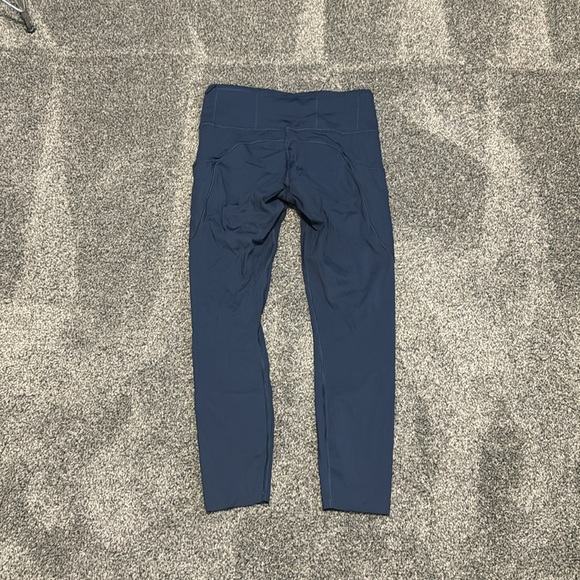 Peloton Lululemon Cropped Running Tight - Picture 2 of 3